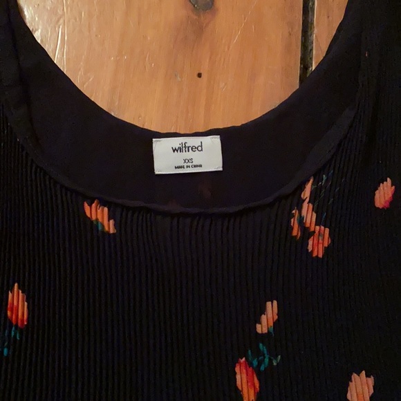 Very cute tank top - Picture 2 of 2